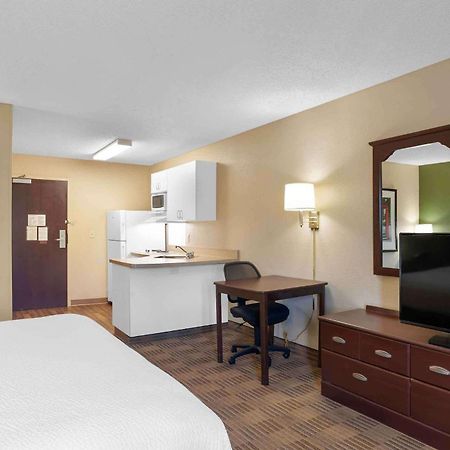 Extended Stay America Select Suites - Greensboro - Wendover Ave - Big Tree Way Extérieur photo