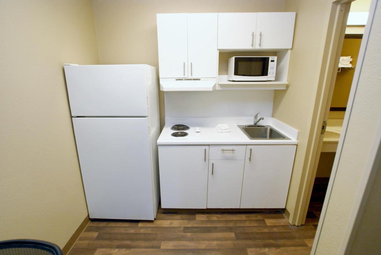 Extended Stay America Select Suites - Greensboro - Wendover Ave - Big Tree Way Extérieur photo