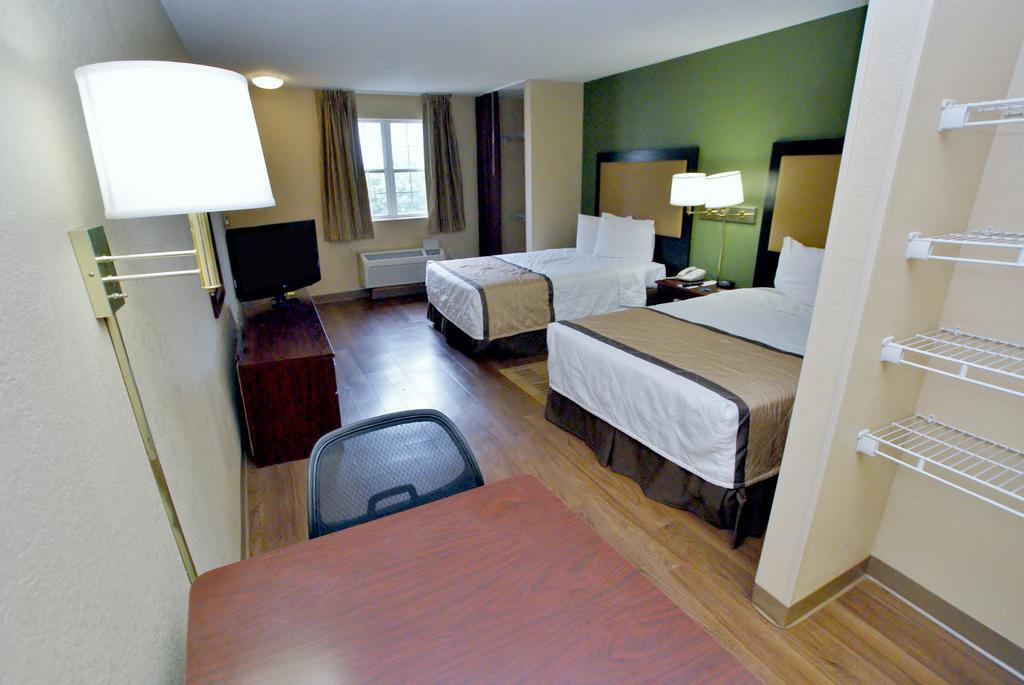 Extended Stay America Select Suites - Greensboro - Wendover Ave - Big Tree Way Extérieur photo