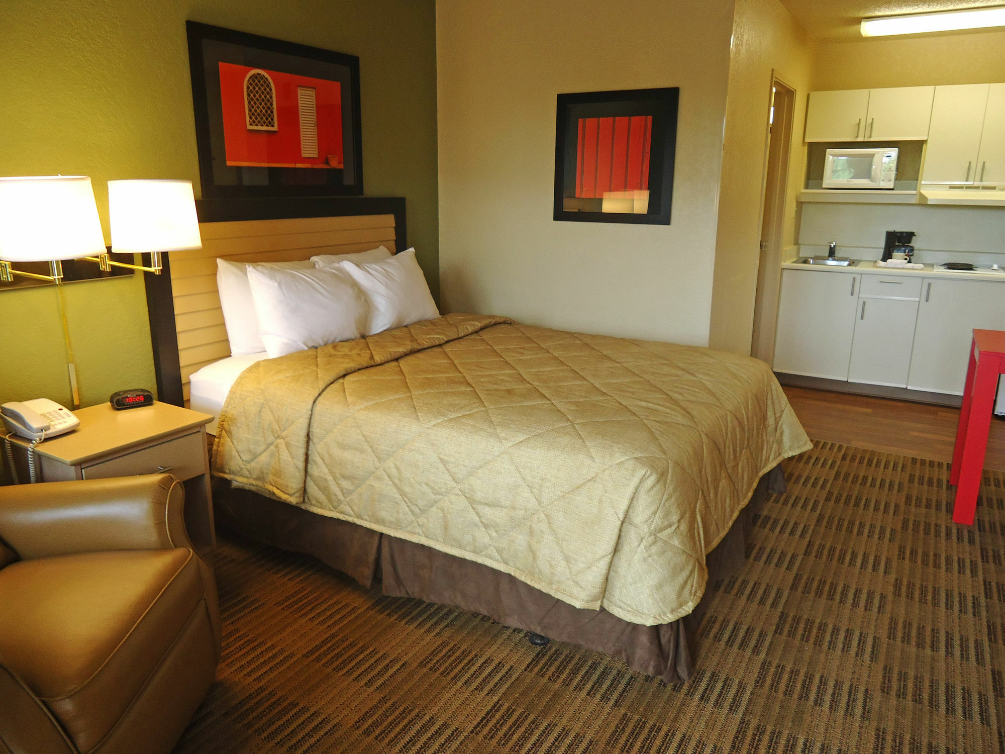 Extended Stay America Select Suites - Greensboro - Wendover Ave - Big Tree Way Extérieur photo