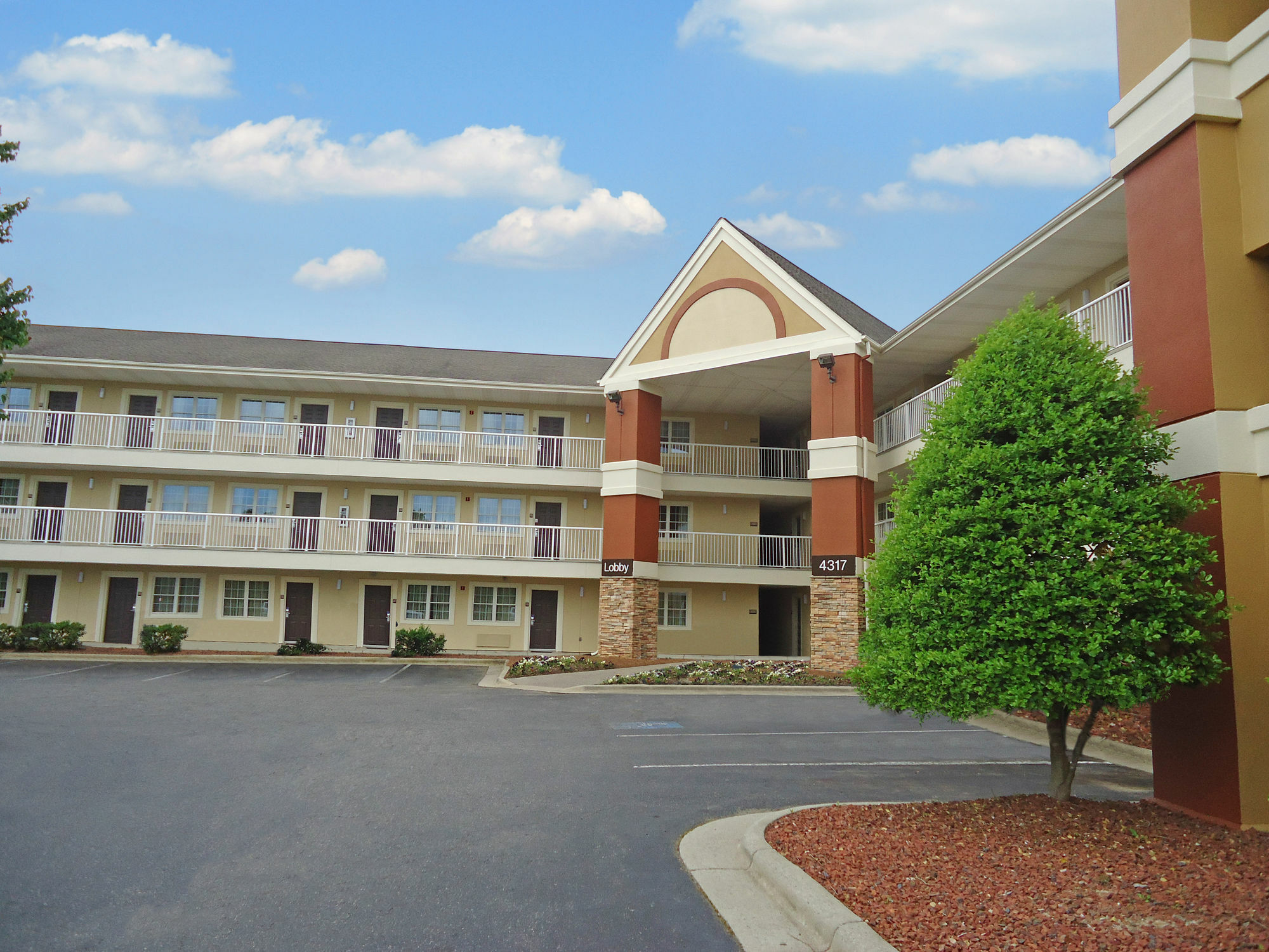 Extended Stay America Select Suites - Greensboro - Wendover Ave - Big Tree Way Extérieur photo
